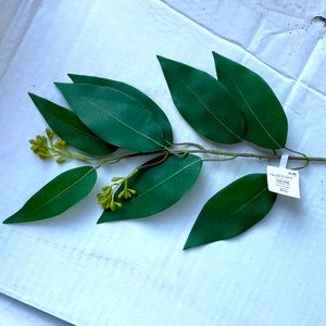 Long stem greenery bundles.